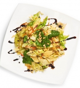 Салат с яблоком и авокадо VEGAN